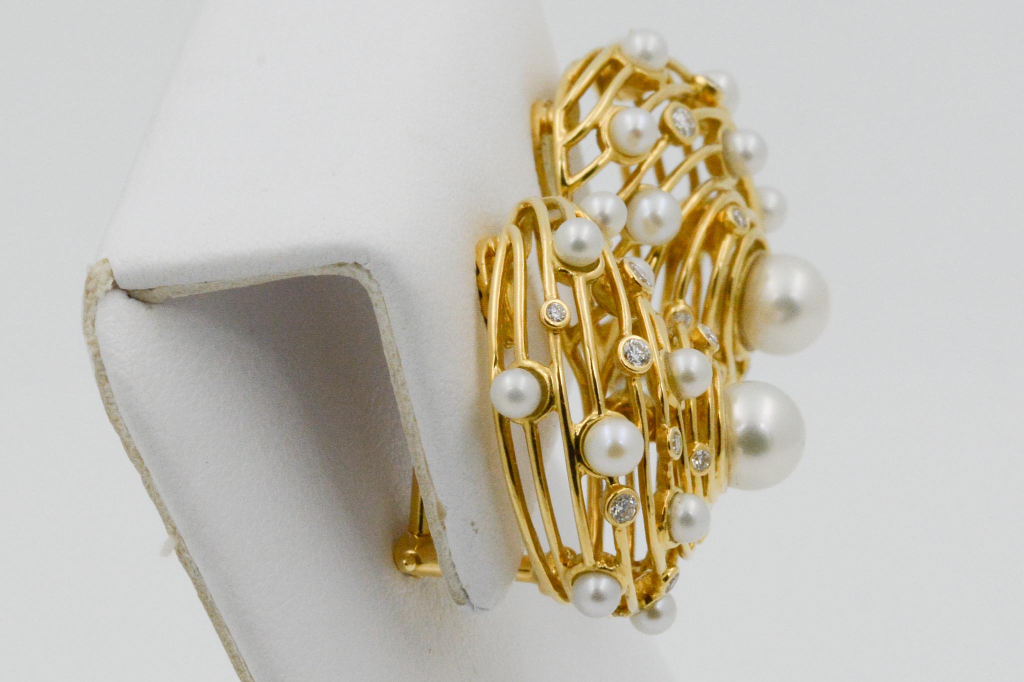 Trianon Newport Wire Shell Pearl and Diamond 18 Karat Yellow Gold Clip Earrings In New Condition In Dallas, TX