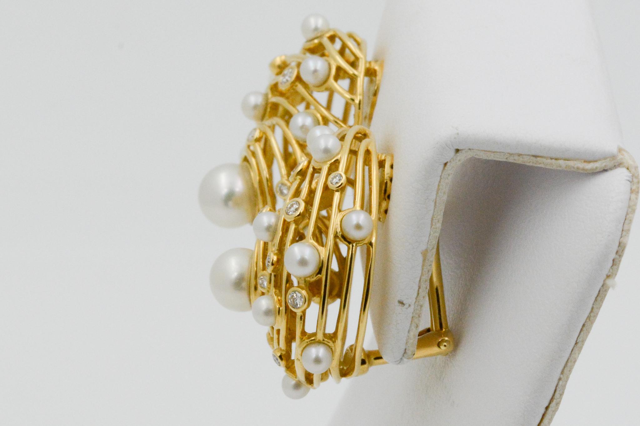 Seaman Schepps Wire Shell Pearl and Diamond 18k Yellow Gold Clip Earrings In New Condition For Sale In Dallas, TX