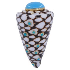 Retro Trianon Shell Gold Brooch with Turquoise