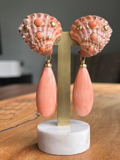 Trianon Vintage Seashell and Coral 18k Yellow Gold Drop Clip On Earrings 1970s