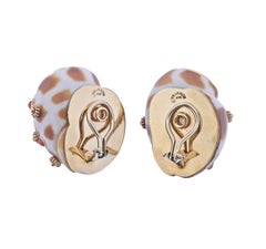 Trianon Vintage Shell Coral Gold Earrings