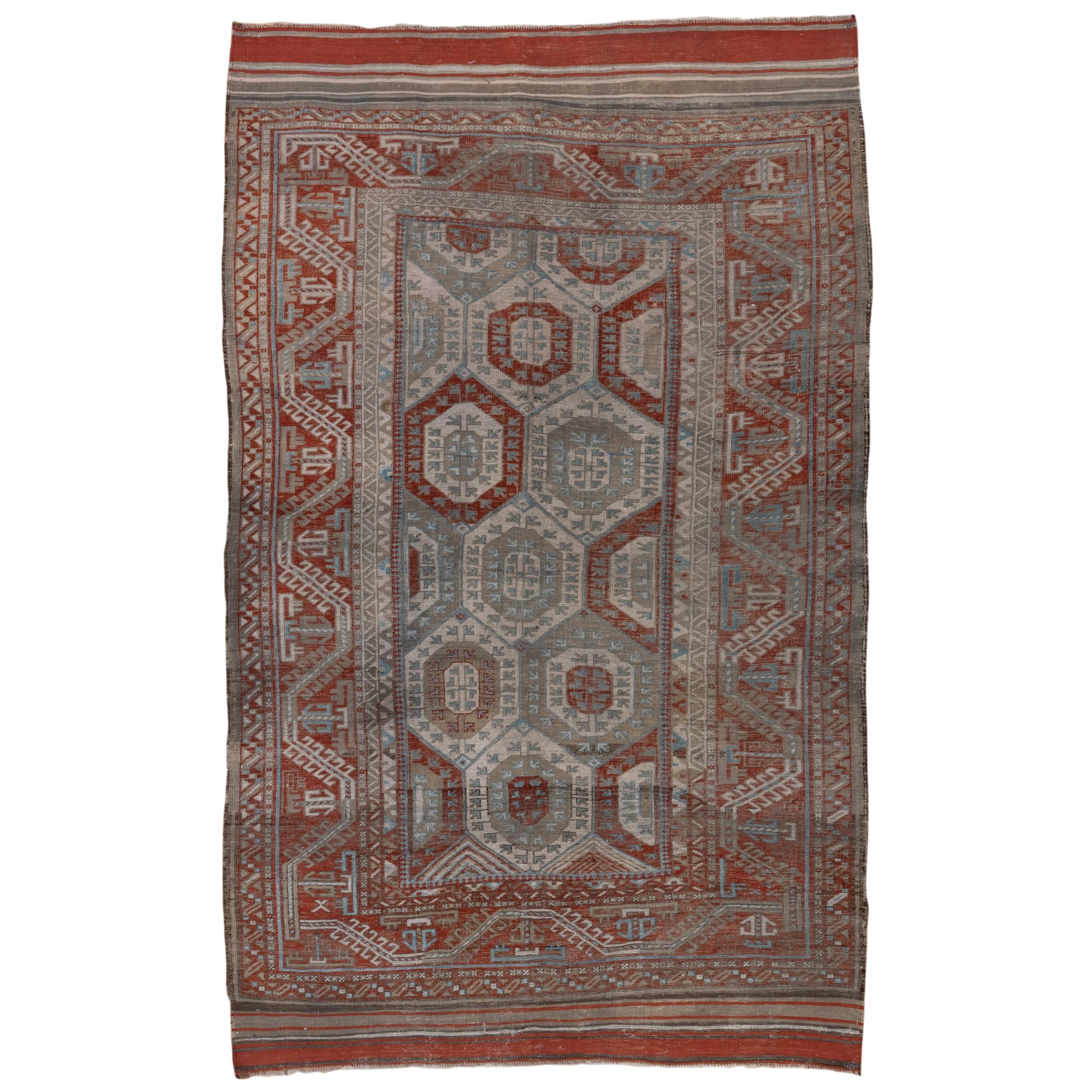 Antiker Belouch-Teppich mit Stammesmotiven im Angebot