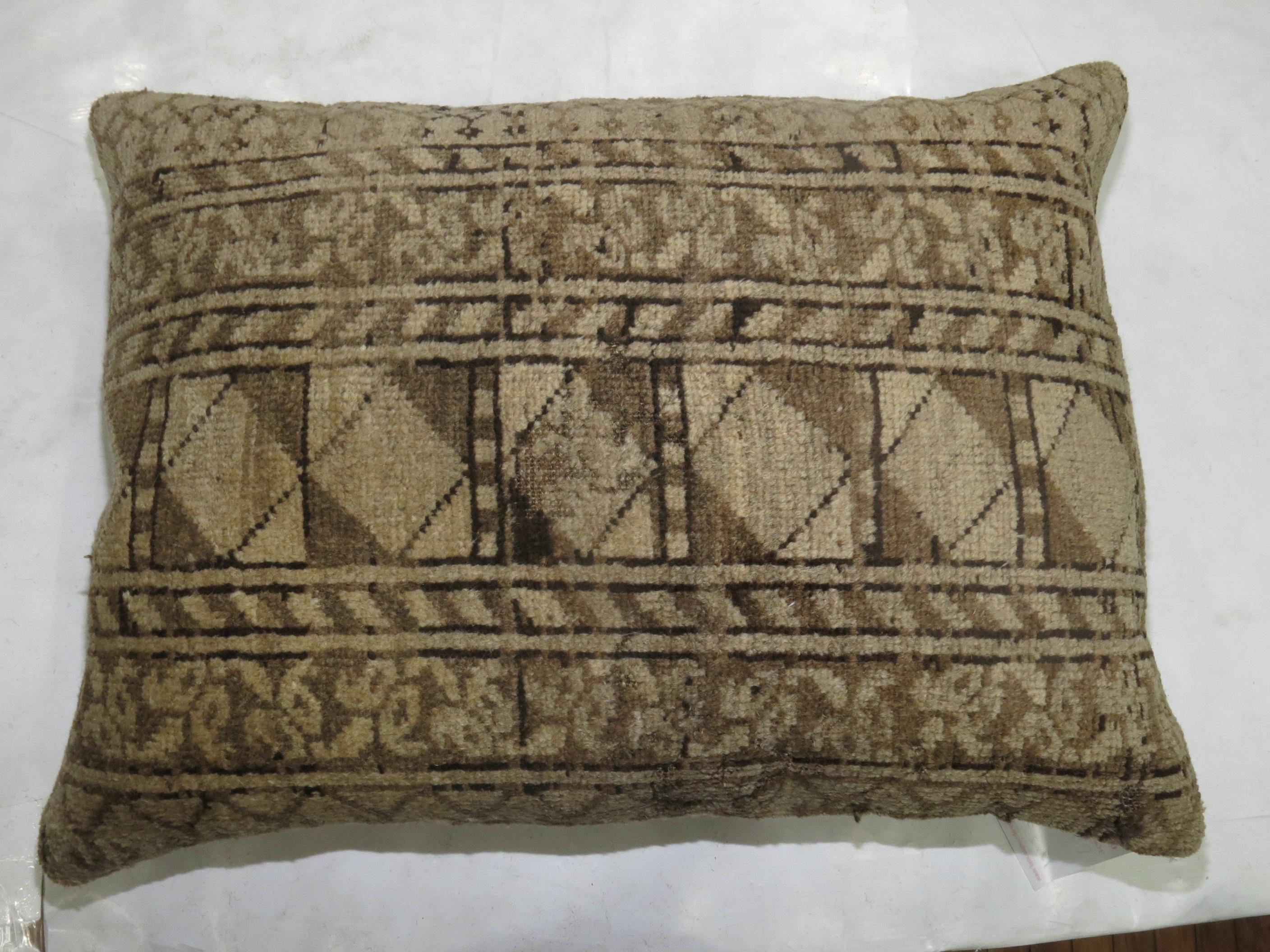 Tribal Antique Ersari Rug Floor Pillow In Good Condition For Sale In New York, NY