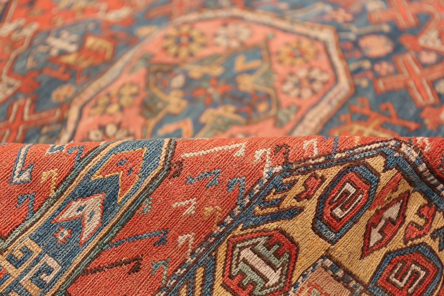 Antiker kaukasischer Soumak-Teppich. 6 ft 9 in x 9 ft 6 in im Angebot 2