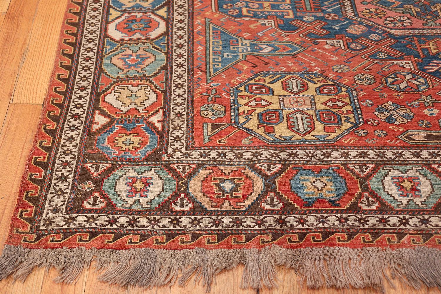 Antiker kaukasischer Soumak-Teppich. 6 ft 9 in x 9 ft 6 in (Handgewebt) im Angebot