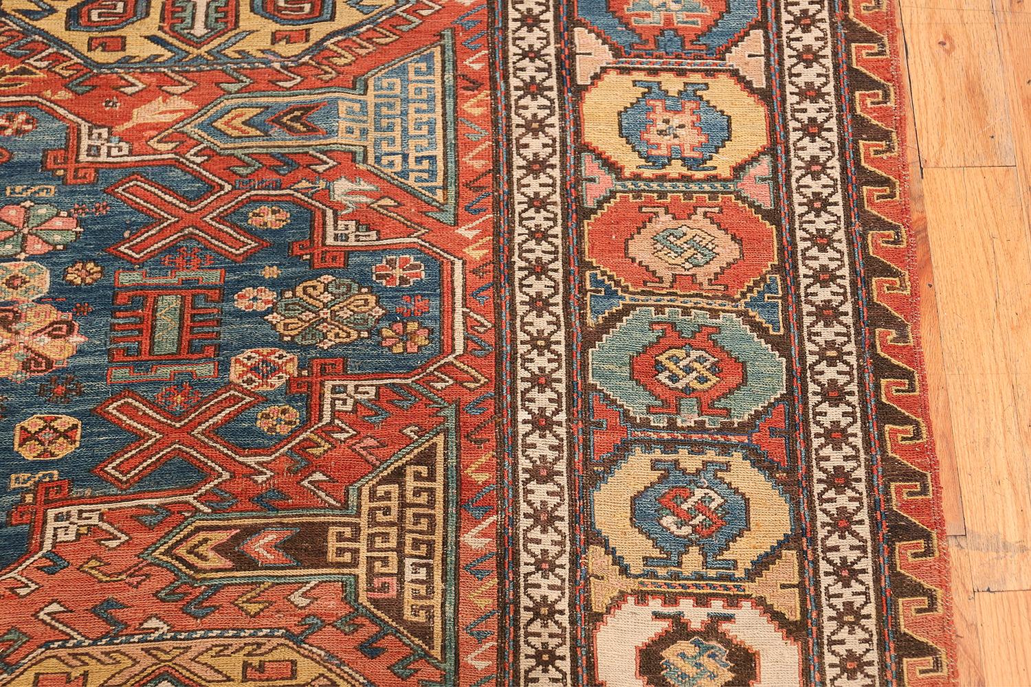 Antiker kaukasischer Soumak-Teppich. 6 ft 9 in x 9 ft 6 in (Wolle) im Angebot