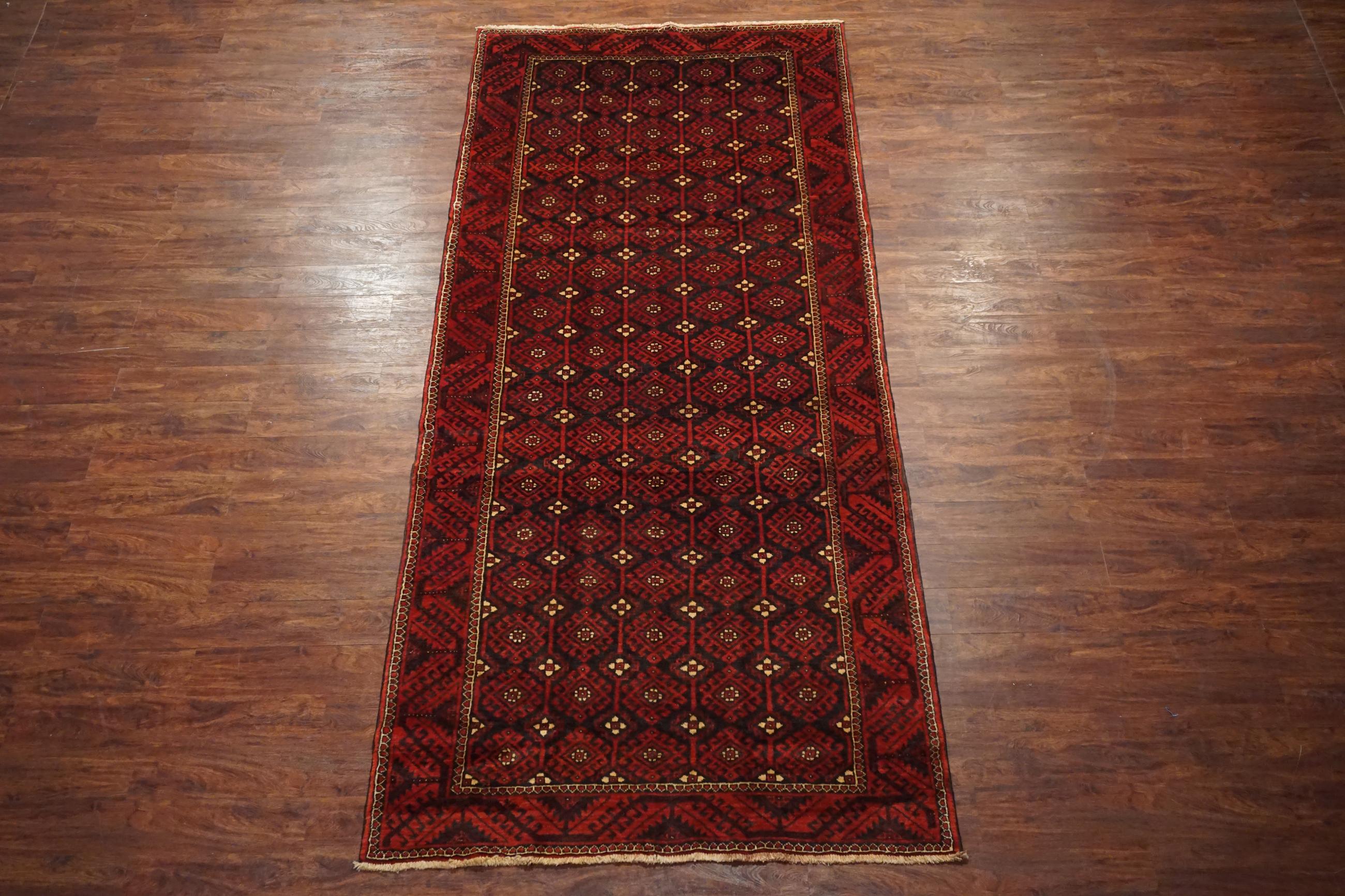 Hand-knotted, abrash wool pile on a cotton foundation.

Circa 1900

Dimensions: 5'3