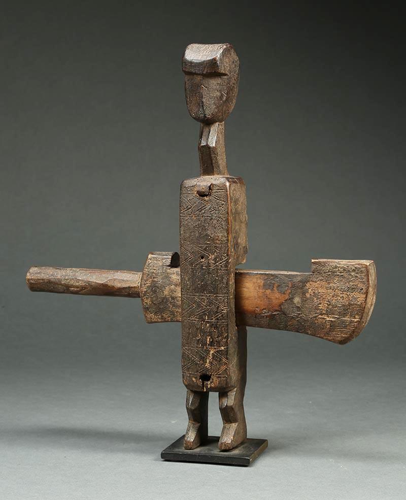 Tribal Bambara Figurative Wood Door Lock, Mali, Africa In Good Condition For Sale In Santa Fe, NM