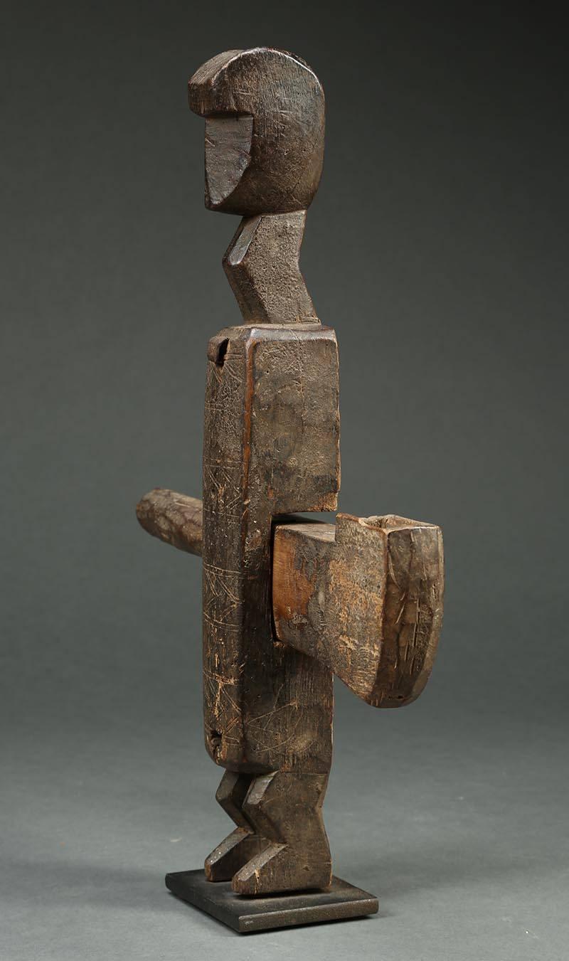 Hand-Carved Fine Tribal Bambara Cubist Figurative Wood Door Lock Early 20th c Mali  Africa For Sale