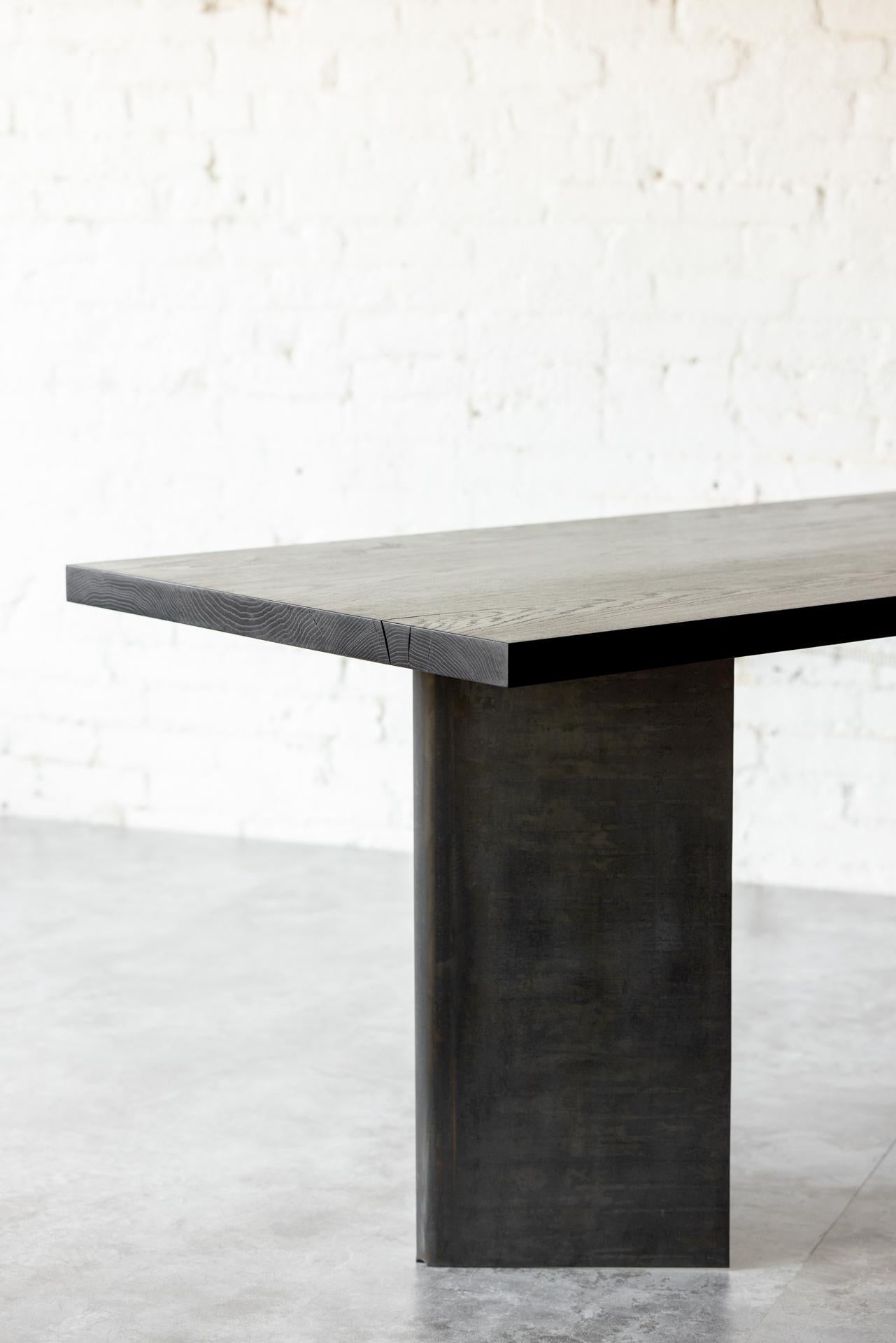 Tisch aus geschwärzter Eiche und Stahl von Autonomous Furniture, Stammeskunst im Angebot 6