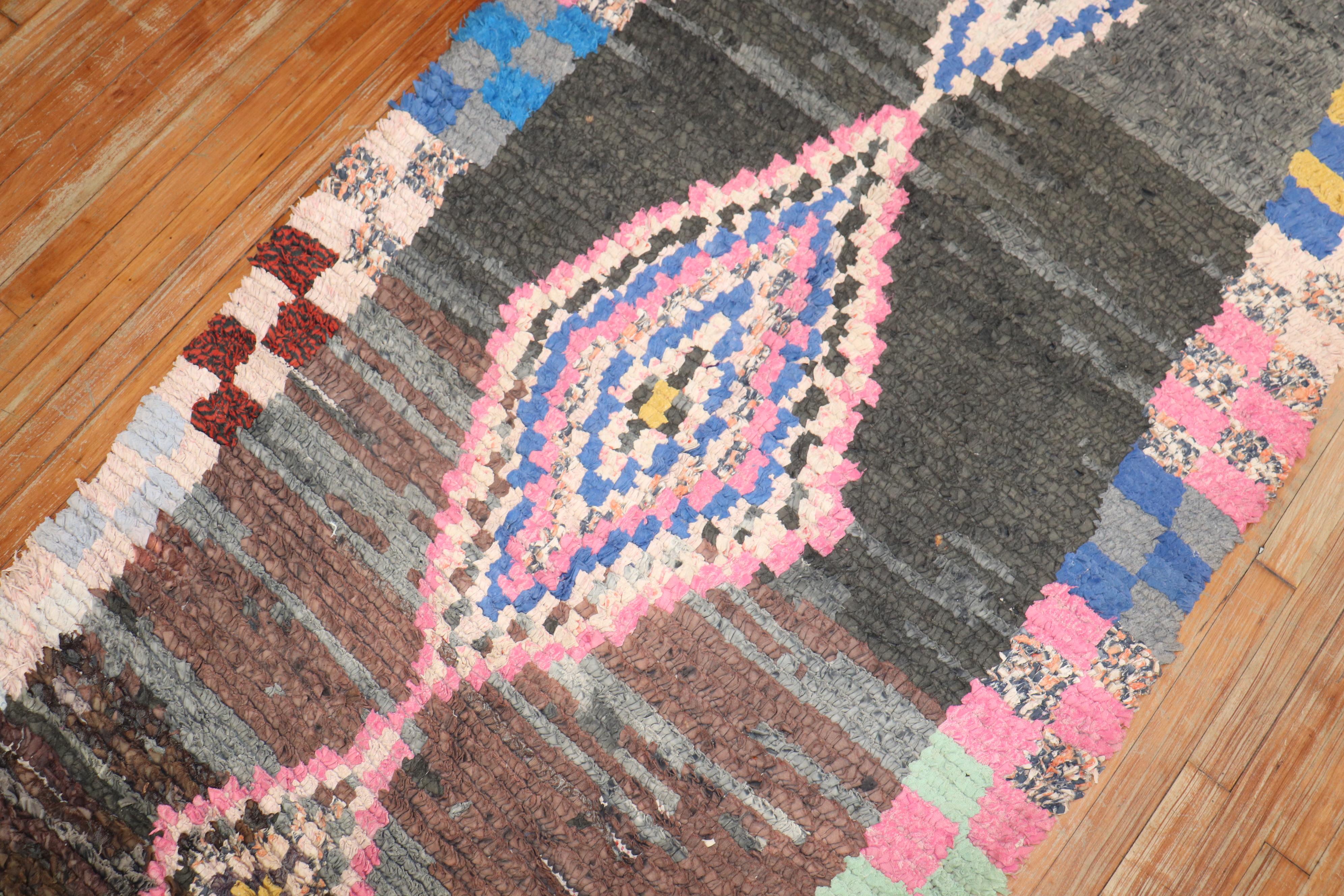 Tribal Bohemian Mitte 20. Jahrhundert Marokkanischer Teppich (Wolle) im Angebot