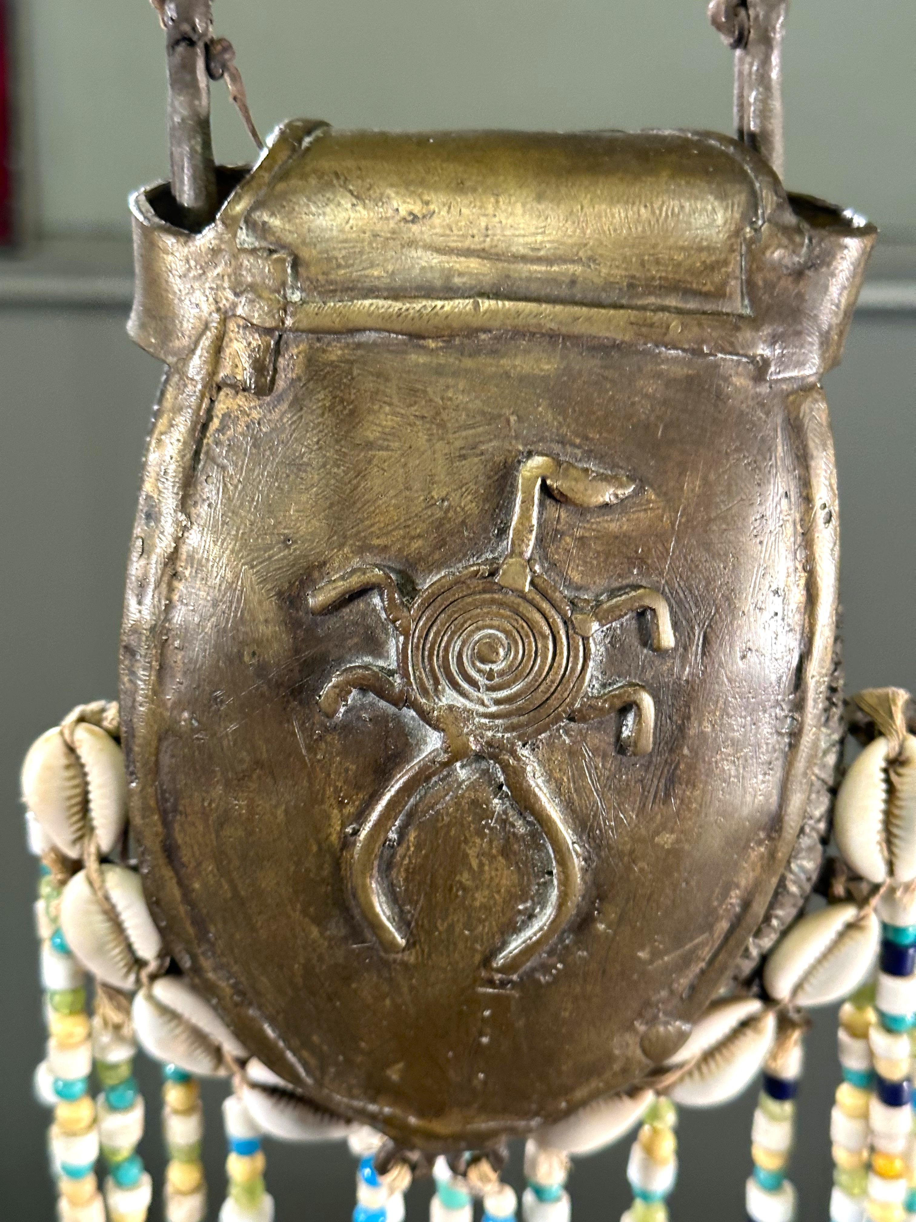 Borsetta, borsa, scultura tribale in bronzo, Africa occidentale in vendita 7
