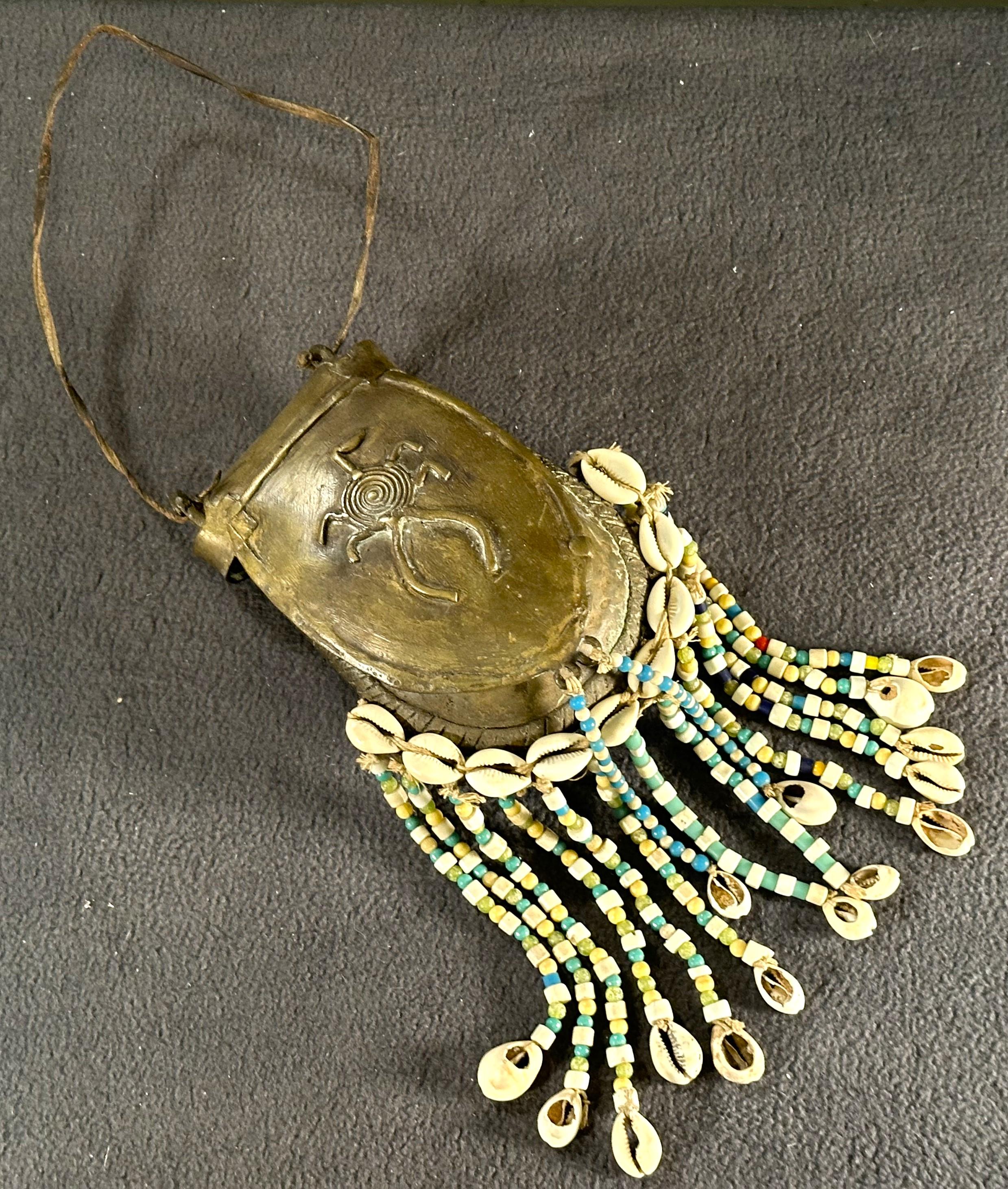 Bronzetasche, Tasche, Skulptur, Stammeskunst, Westafrika im Zustand „Gut“ im Angebot in Saarbruecken, DE