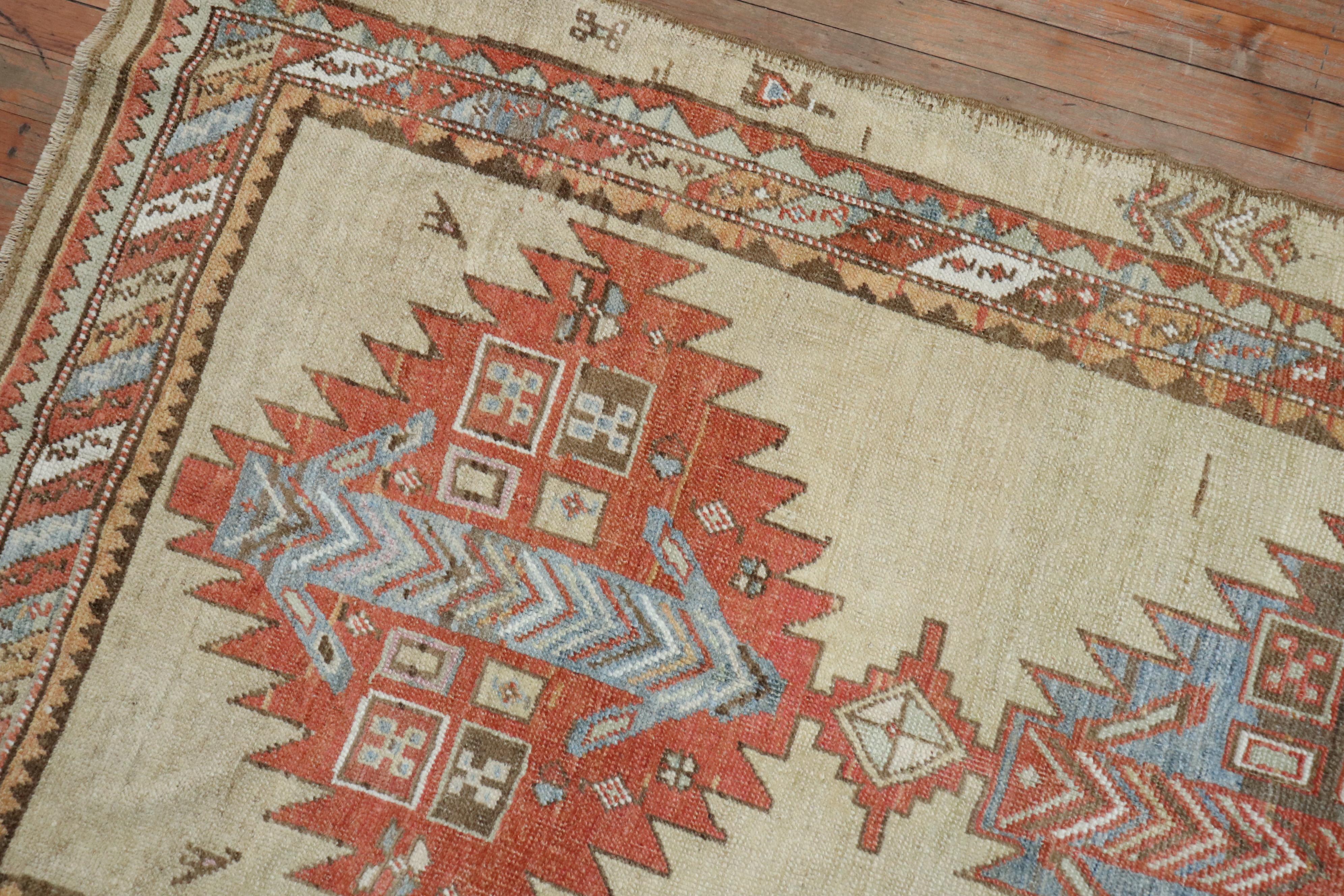 Stammeskunst Kamel Persischer Serab Geometrischer ungewöhnlicher Läufer (Wolle) im Angebot