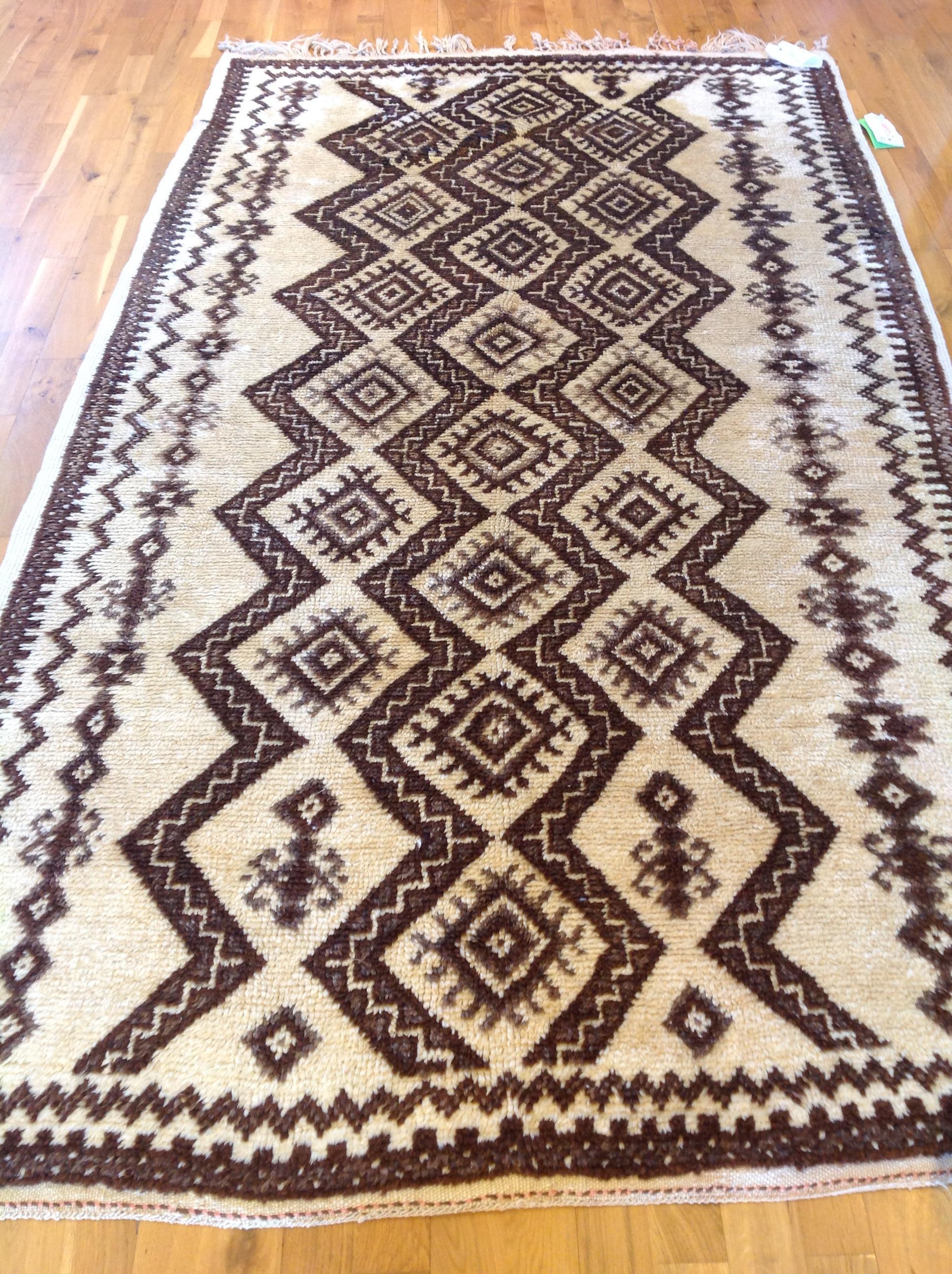 Contemporary Tribal Design Moroccan Rug