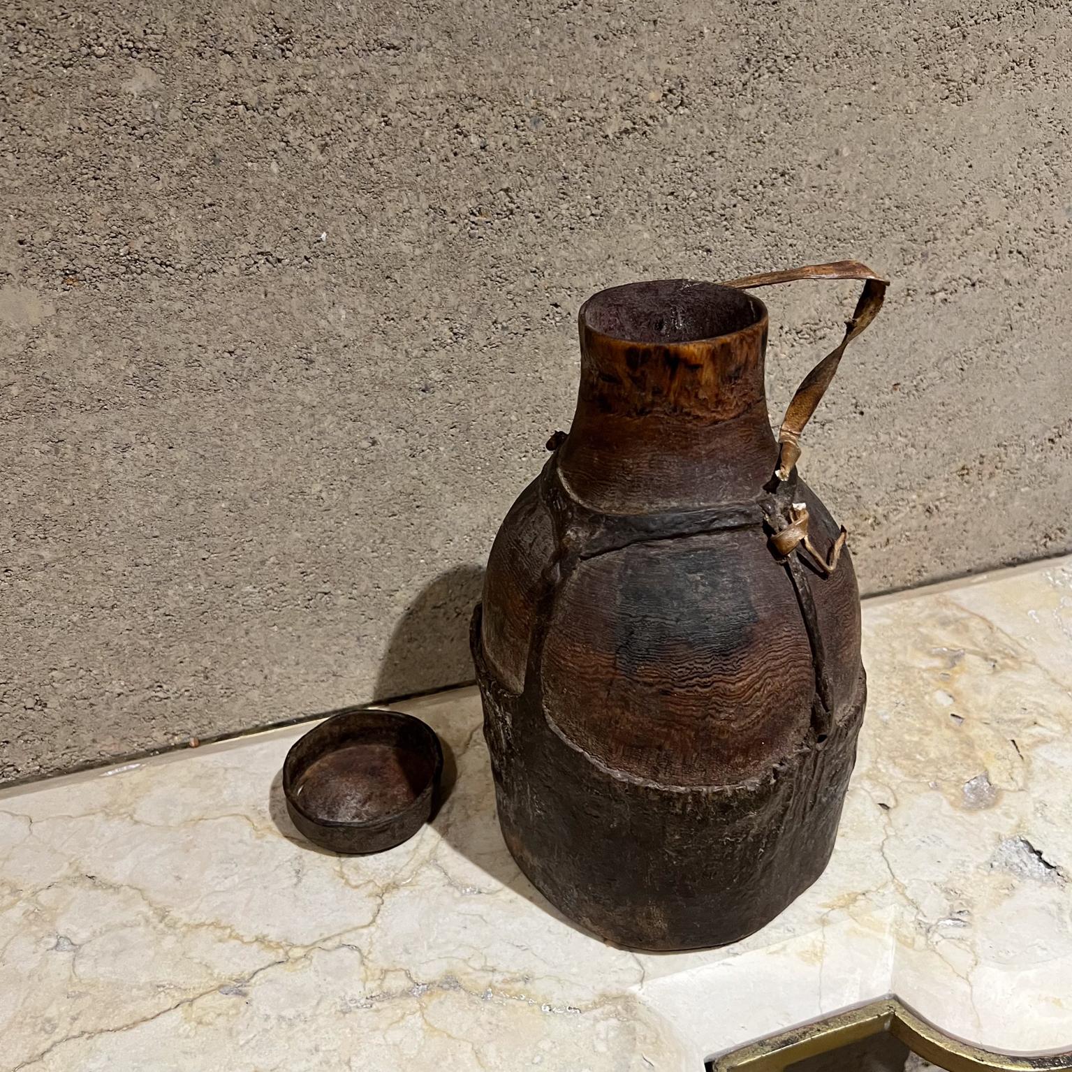 Vasija de bebida tribal Jarra de leche de cuero 1 Artes africanas en Bueno estado para la venta en Chula Vista, CA