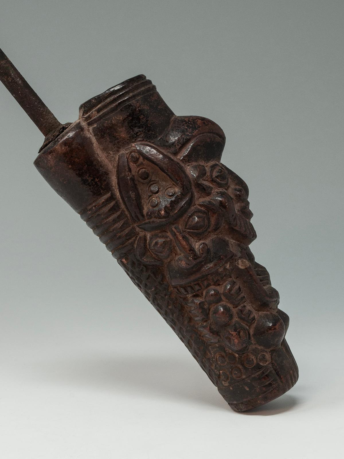 Tribal Early 20th Century Ceremonial Pipe, Bamoun People, Cameroon In Good Condition For Sale In Point Richmond, CA