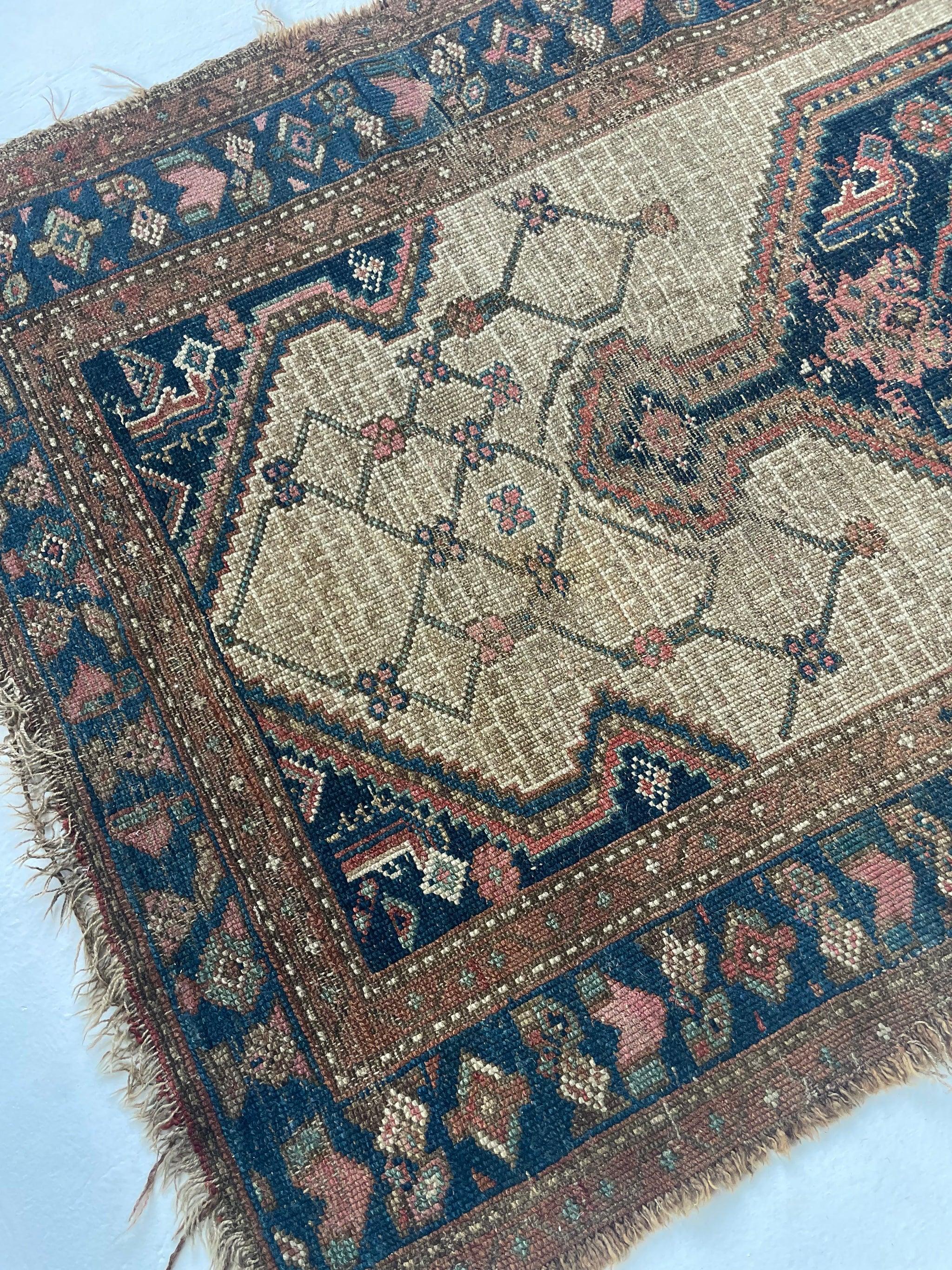 Tribal Hamadan Rug, c. 1920-30's In Good Condition In Milwaukee, WI