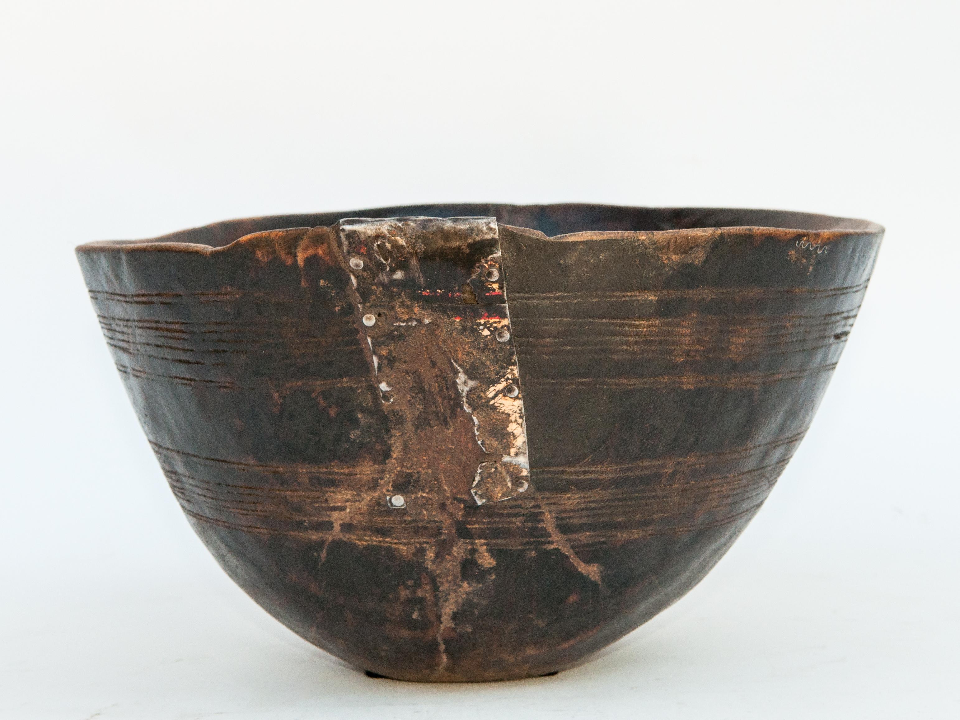 Tribal Handhewn Wooden Bowl with Metal Repair, Fulani of Niger, Mid-20th Century 5