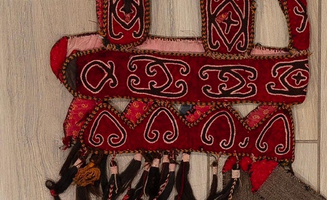 Tribal Horse Mask In New Condition For Sale In Paradise Valley, AZ