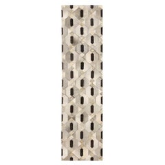 Stammesmotiv inspirierter anpassbarer Läufer aus grauem, schwarzem und goldenem Rindsleder Medium