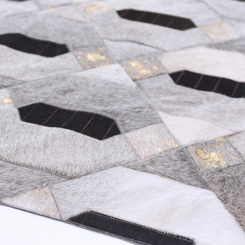 Contemporary Tribal Inspired Customizable Linaje Gray, Black and Gold Cowhide Rug Small For Sale