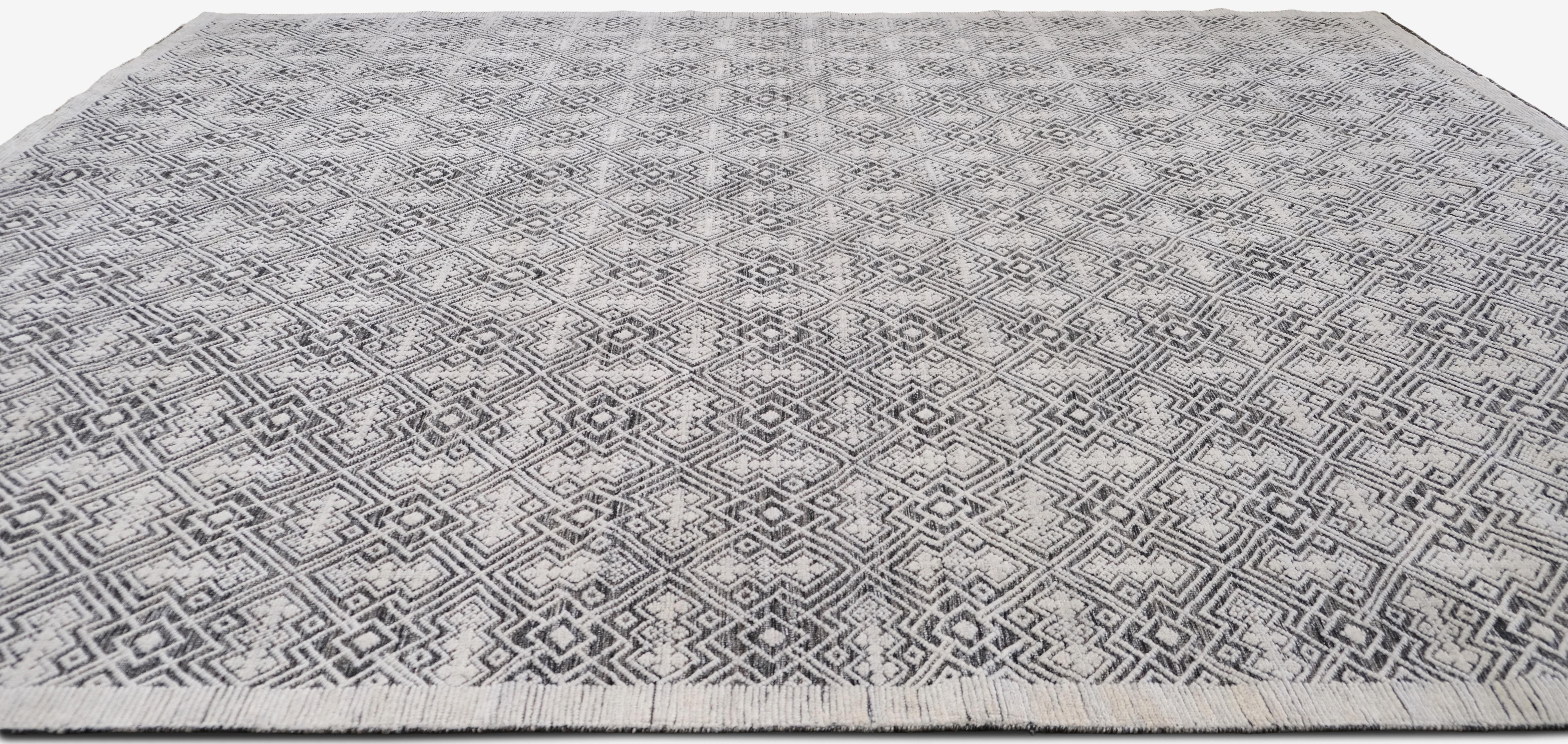 Asian Tribal-inspired geometric pattern Ivory Wool Rug 11'10''x15' For Sale