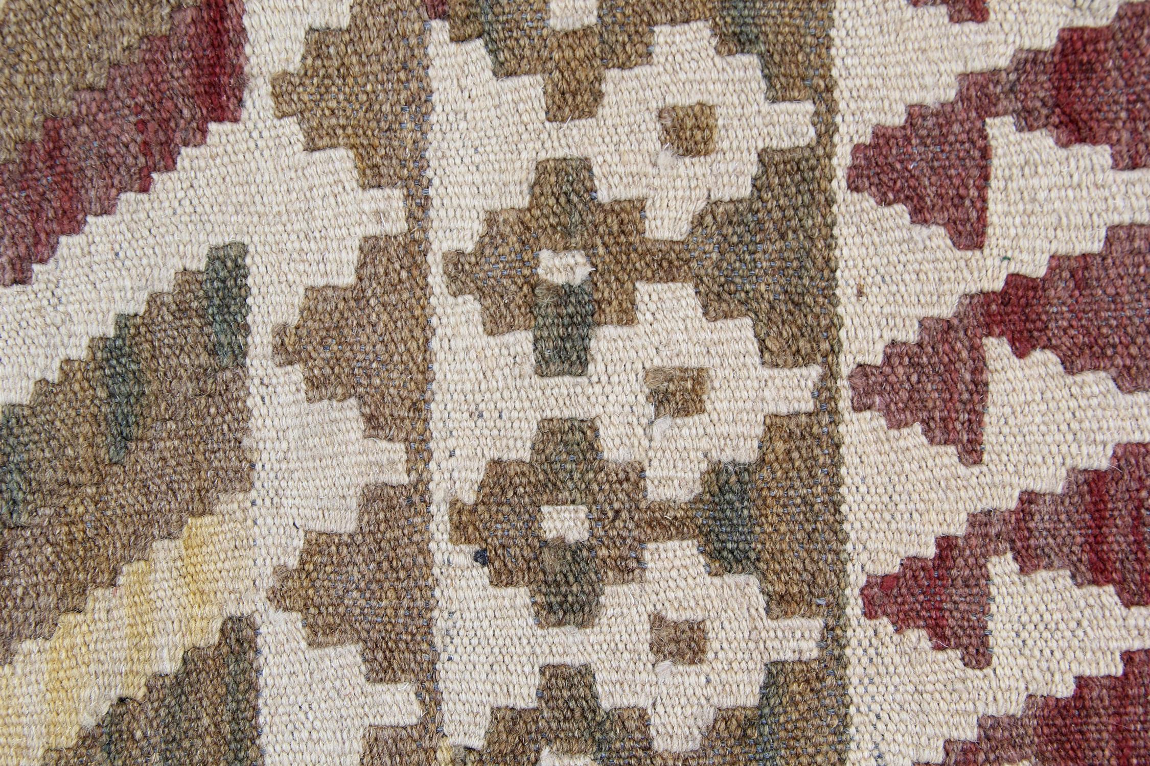 Tribal Kilim Rug, Geometric Vintage Carpet Cream Brown Flatweave Rug In Excellent Condition For Sale In Hampshire, GB