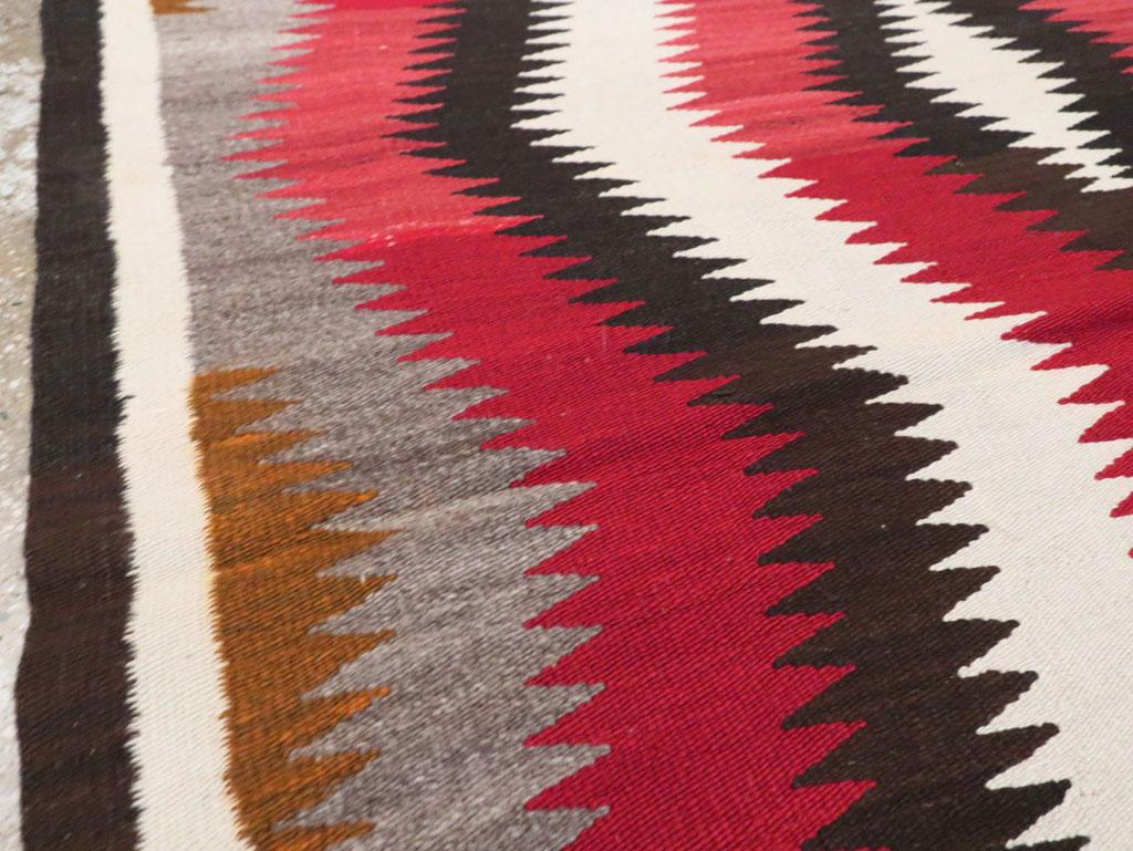 Tribal Mid-20th Century Handmade American Flatweave Navajo Square Accent Rug In Excellent Condition For Sale In New York, NY