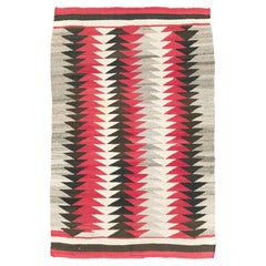 Tapis tribal Navajo plat tissé à la main du milieu du 20e siècle, fait à la main