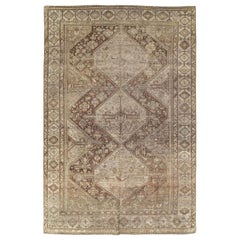Tapis d'accent tribal persan du milieu du 20e siècle:: fait à la main:: de couleur crème et marron