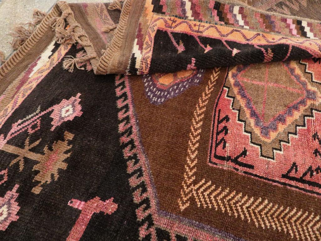 Tribal Mid-20th Century Handmade Turkish Anatolian Room Size Carpet For Sale 4