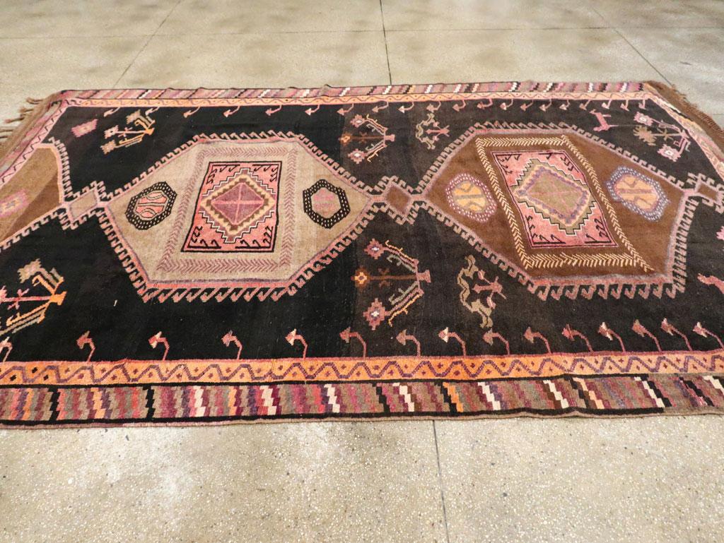 Tribal Mid-20th Century Handmade Turkish Anatolian Room Size Carpet For Sale 1