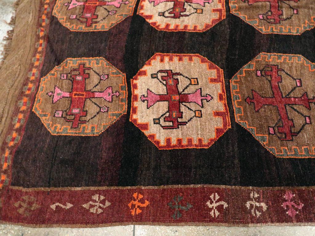 Tribal Mid-20th Century Handmade Turkish Anatolian Room Size Carpet For Sale 2