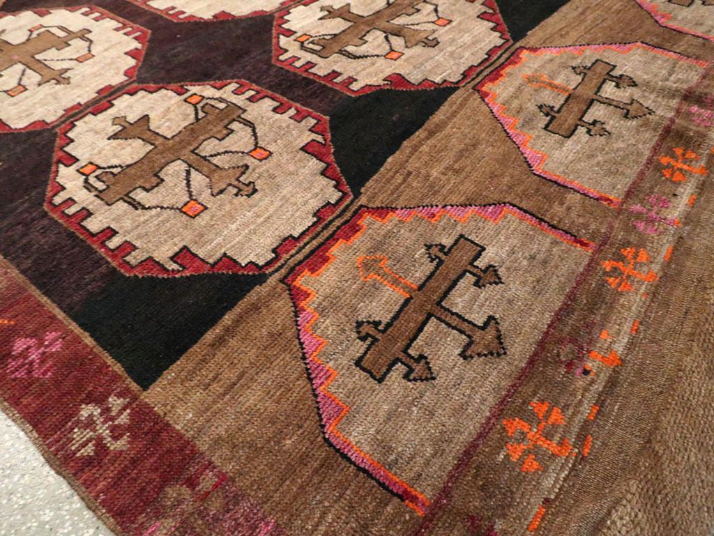 Tribal Mid-20th Century Handmade Turkish Anatolian Room Size Carpet For Sale 3