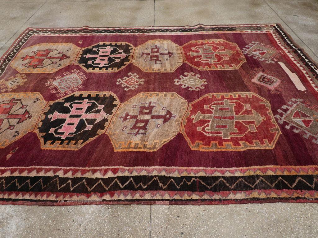 Tribal Mid-20th Century Handmade Turkish Anatolian Small Room Size Carpet In Excellent Condition For Sale In New York, NY