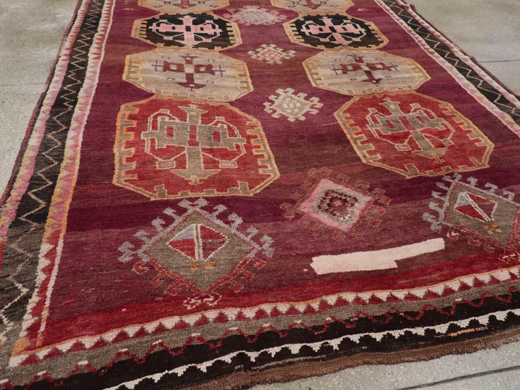 Tribal Mid-20th Century Handmade Turkish Anatolian Small Room Size Carpet For Sale 1