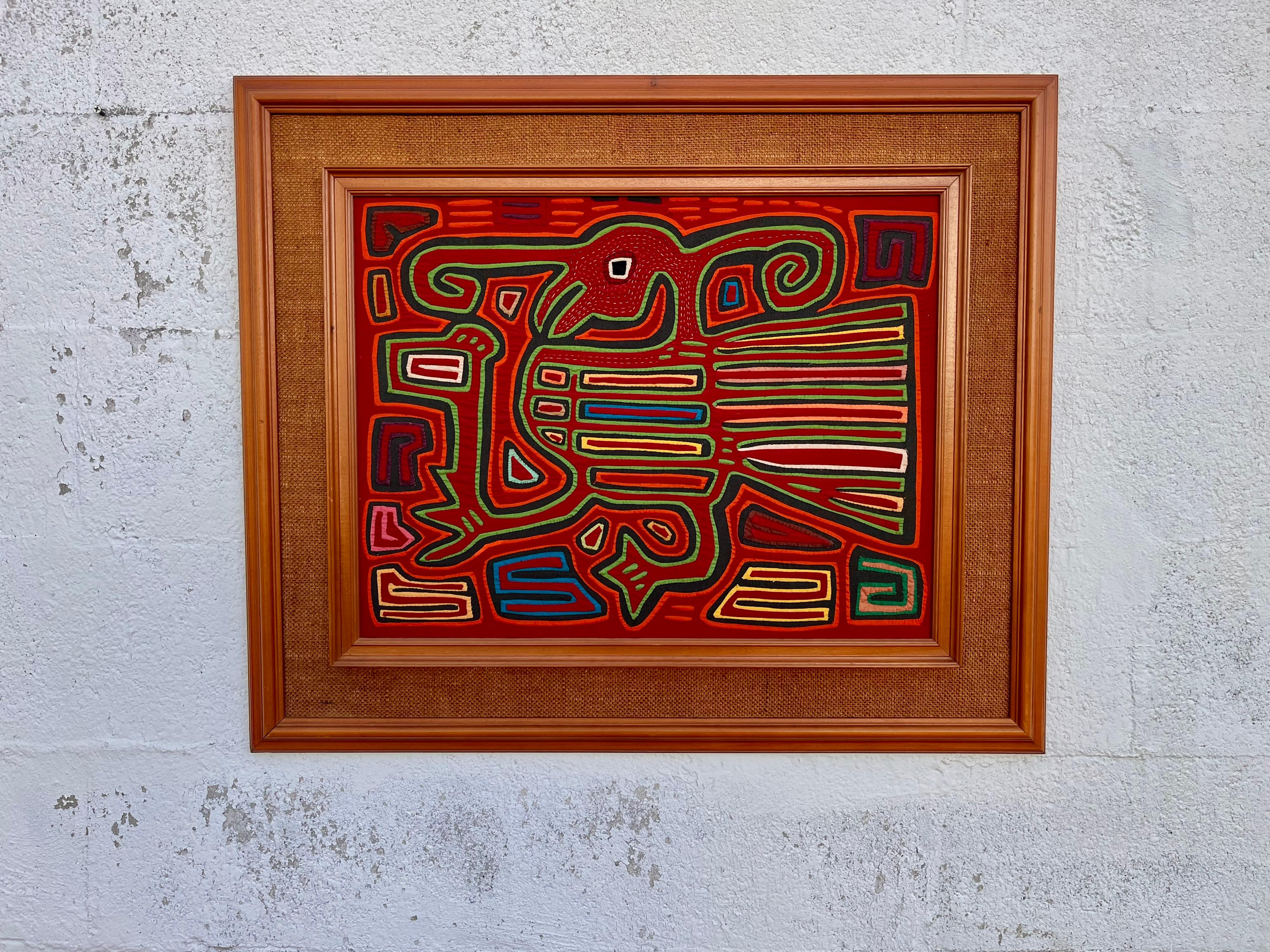 Stammeskunst Mola gerahmte handgefertigte Textil-Wandkunst. Circa 1960er Jahre (Panamaisch) im Angebot