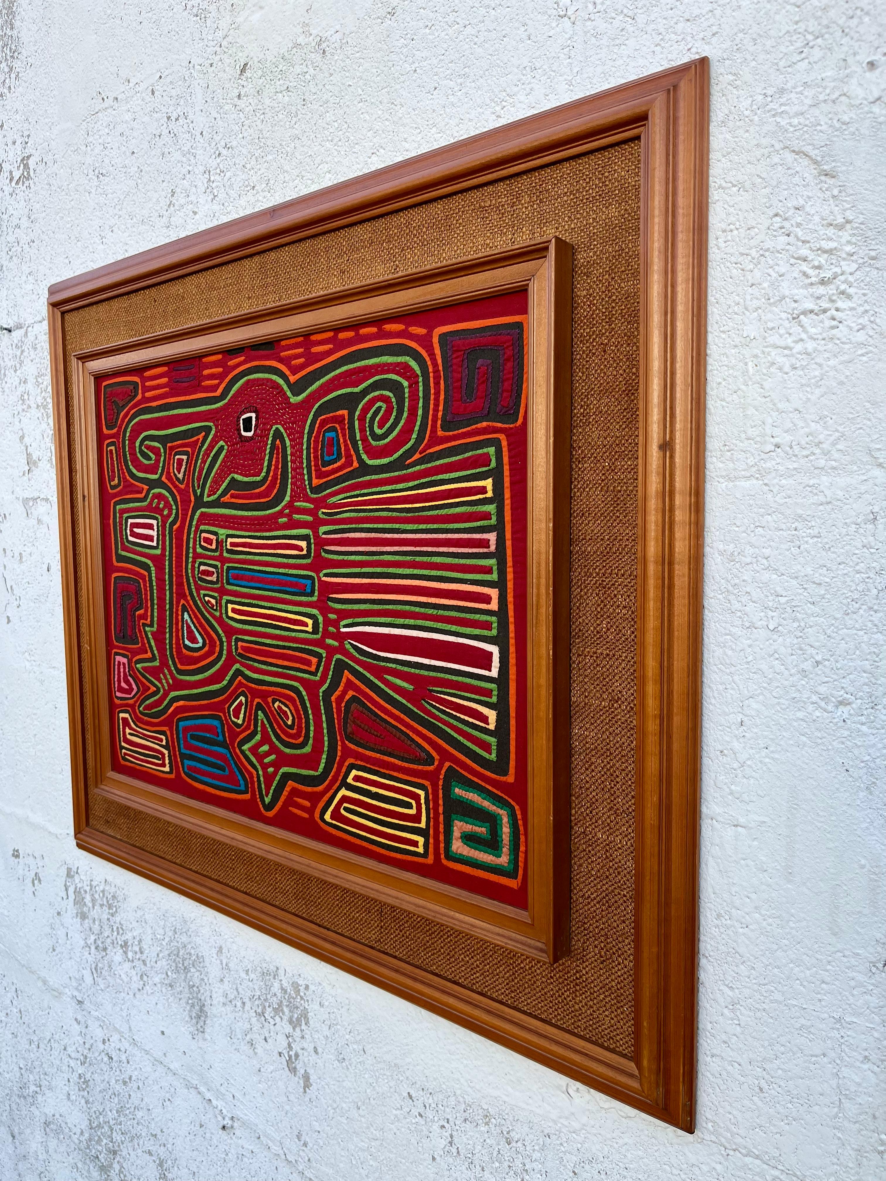 Stammeskunst Mola gerahmte handgefertigte Textil-Wandkunst. Circa 1960er Jahre im Angebot 1