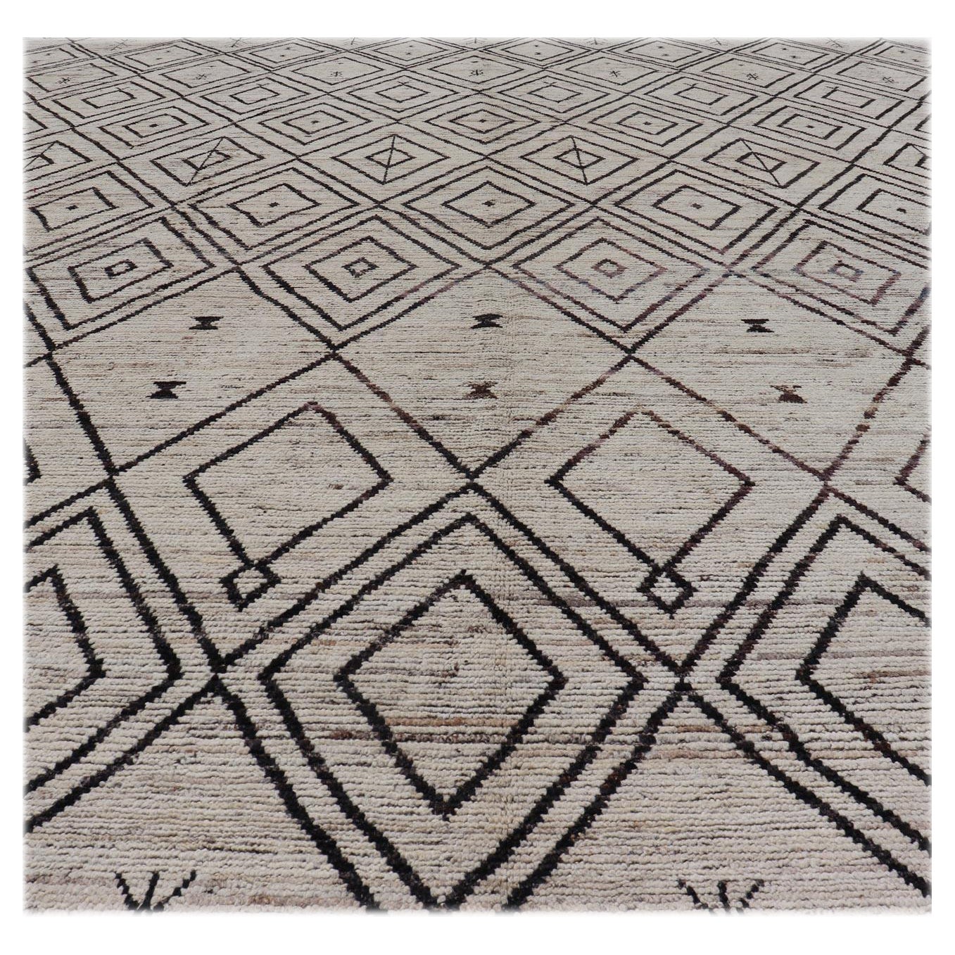 Marokkanischer moderner Stammeskunst-Teppich aus Wolle mit geometrischem Diamantdesign im Angebot