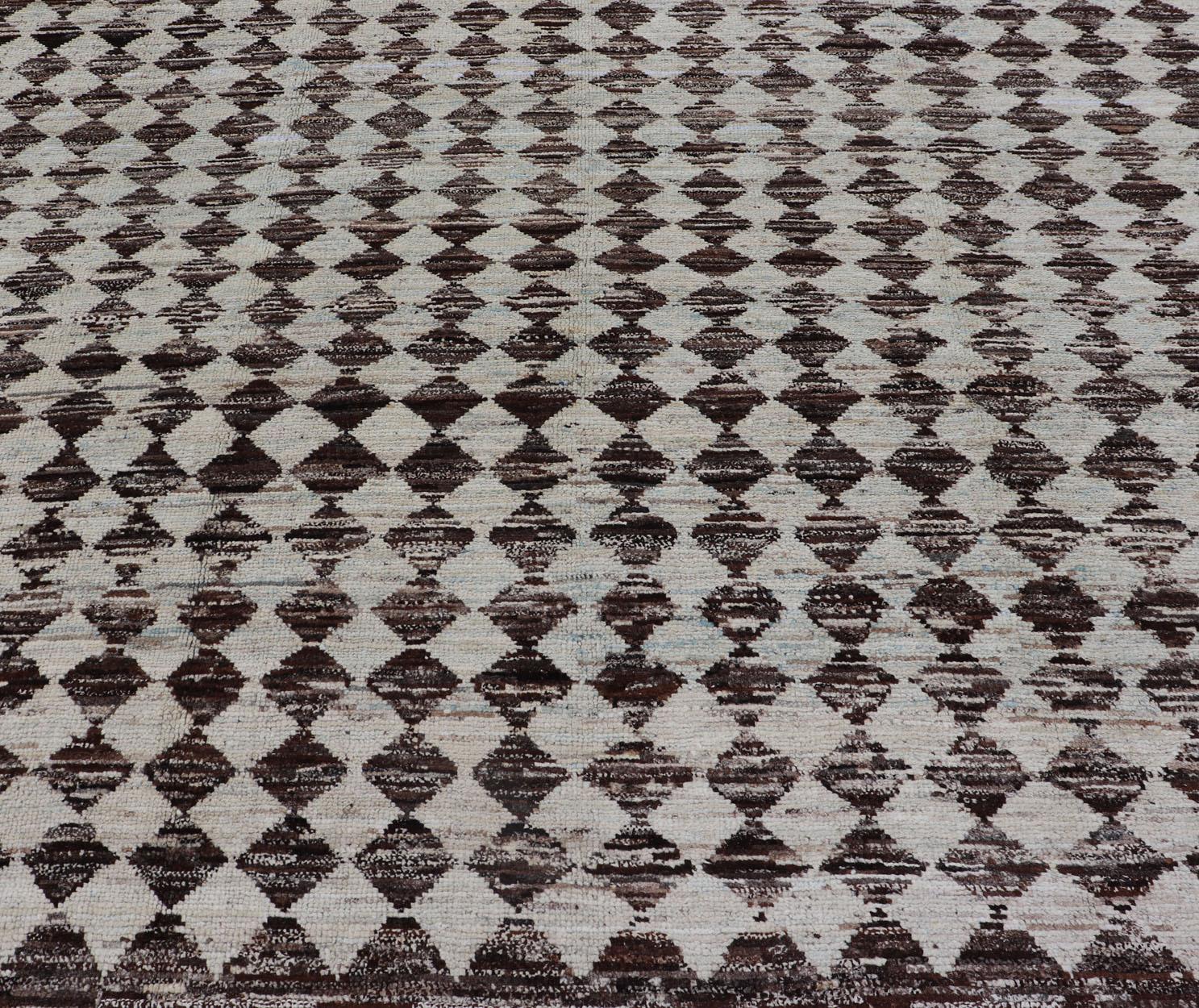 Tribale marocchino con intricato motivo a diamante nei toni del bianco e del marrone in vendita 6