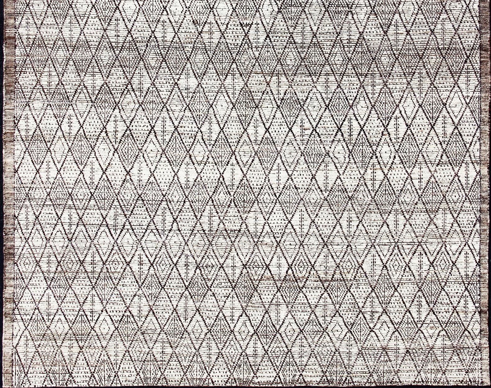 White, taupe and brown rug with modern casual design and natural wool, rug AFG-33316, country of origin / type: Afghanistan / Modern,

This New Creation of classic Moroccan design, this modern casual natured rug features geometrical tribal motif