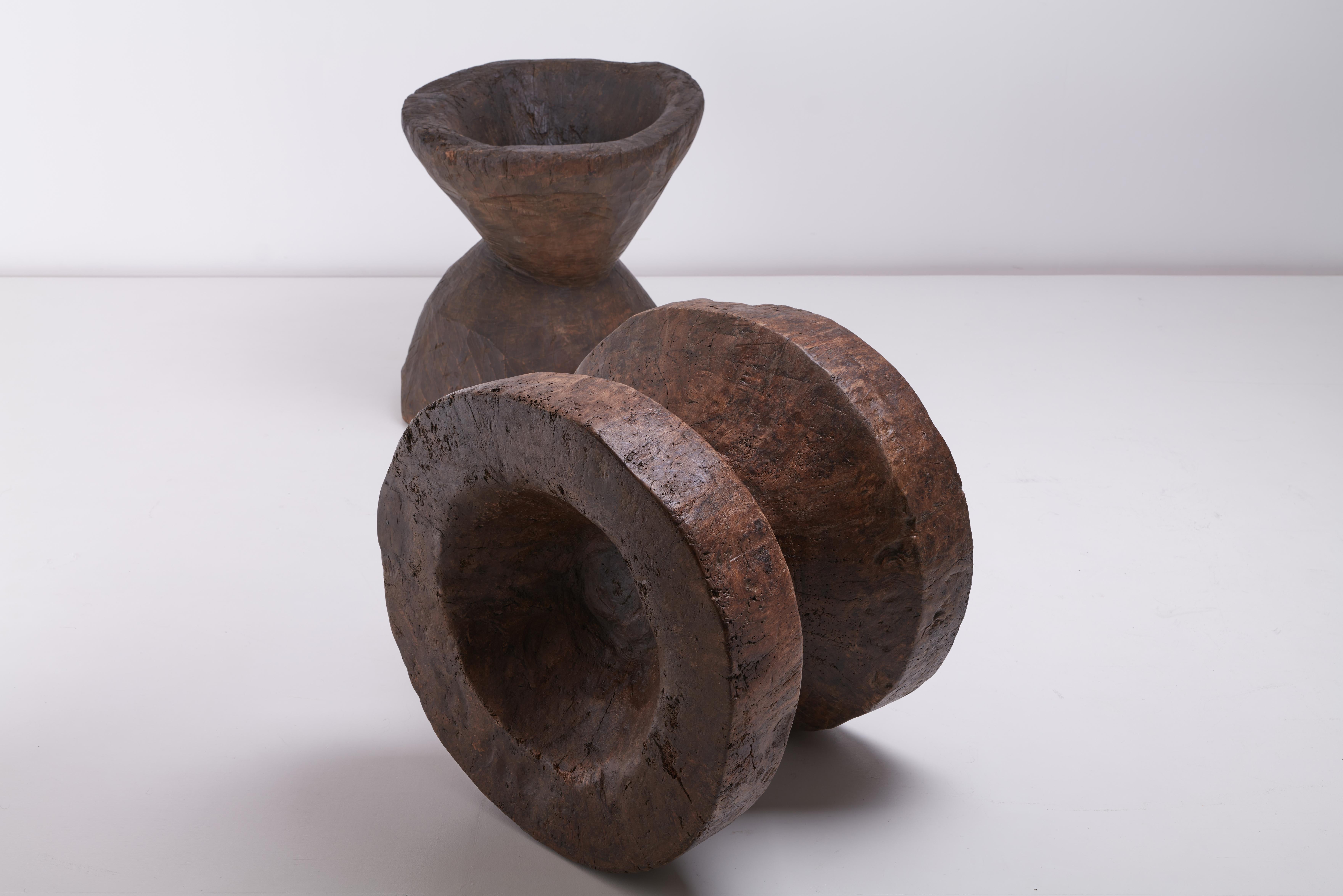 Grande mortaio scultoreo in legno tribale dell'inizio del XX secolo proveniente dal Nagaland, India in vendita 1