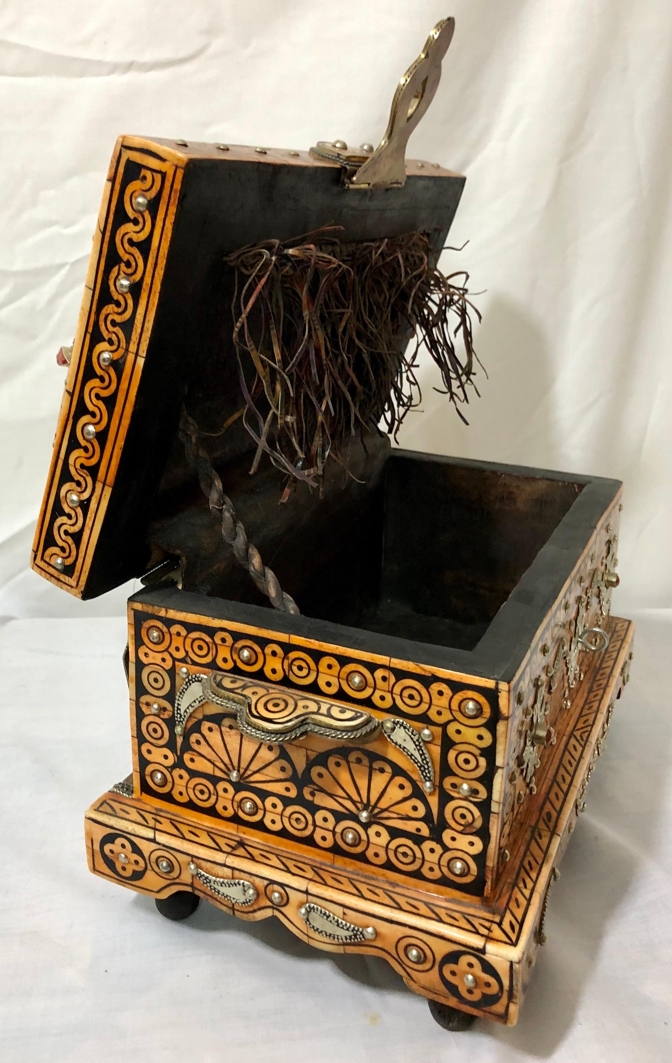 Boho Chic Moroccan Inlaid Bone Jewelry Chest or Box with Brass Inlay For Sale 3