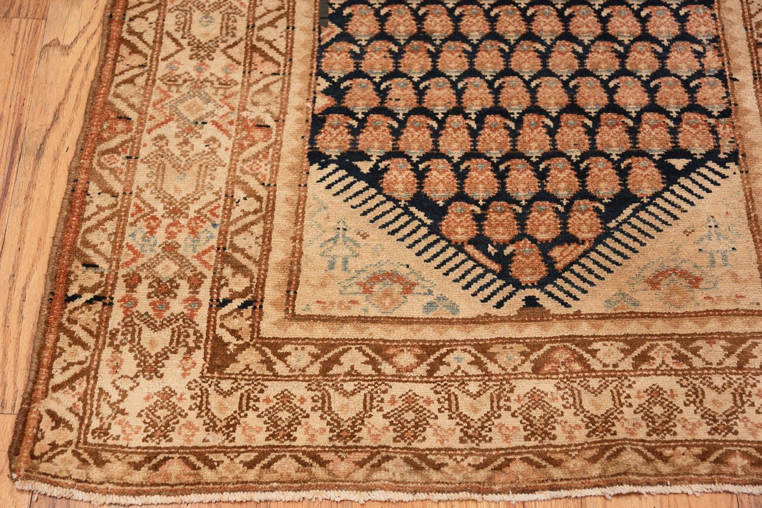 Persian Malayer Runner Rug. 3 ft 7 in x 16 ft 6 in In Excellent Condition For Sale In New York, NY