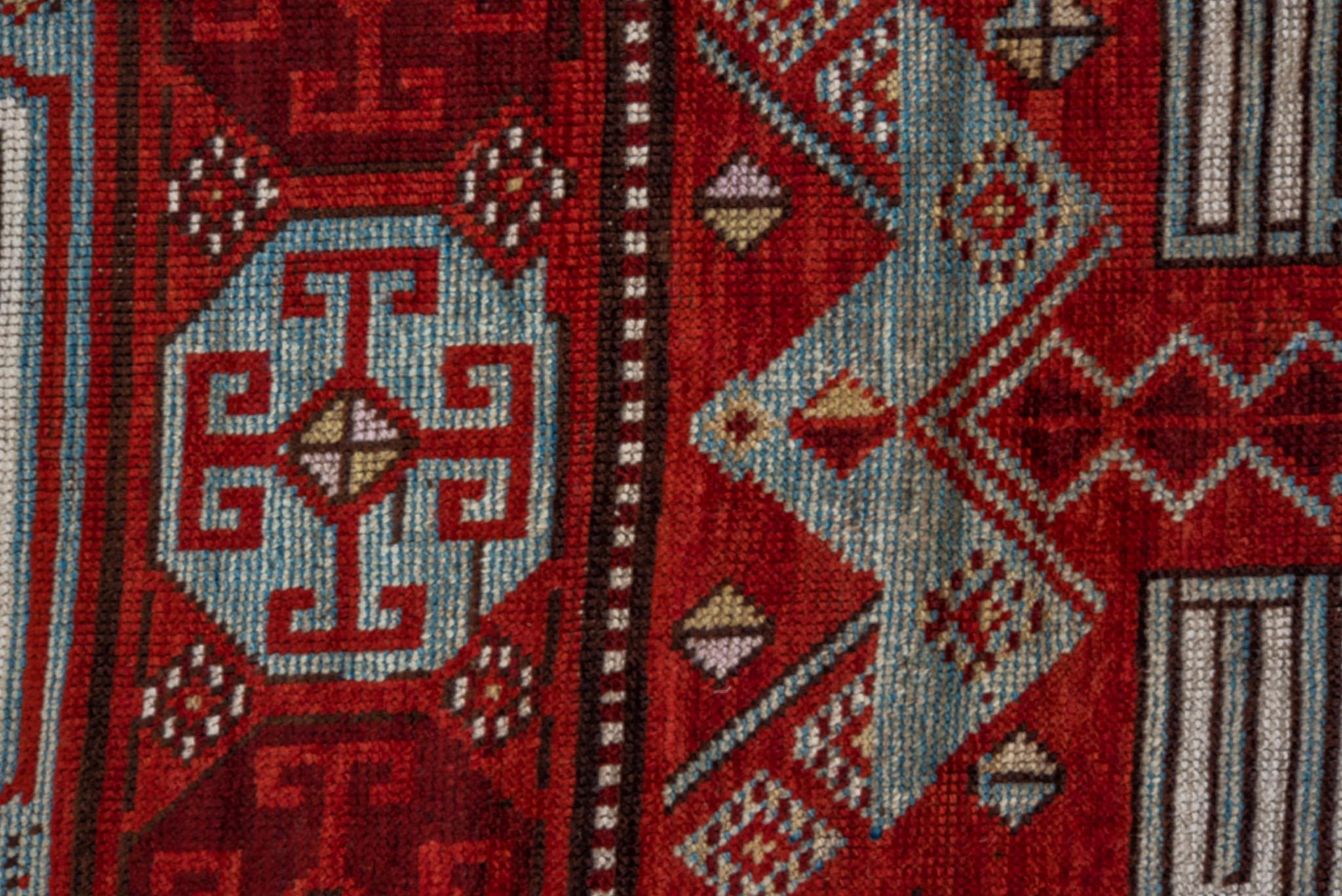 Oushak Runner Anatolian con motivo tribale in rosso sangue di pesce in vendita