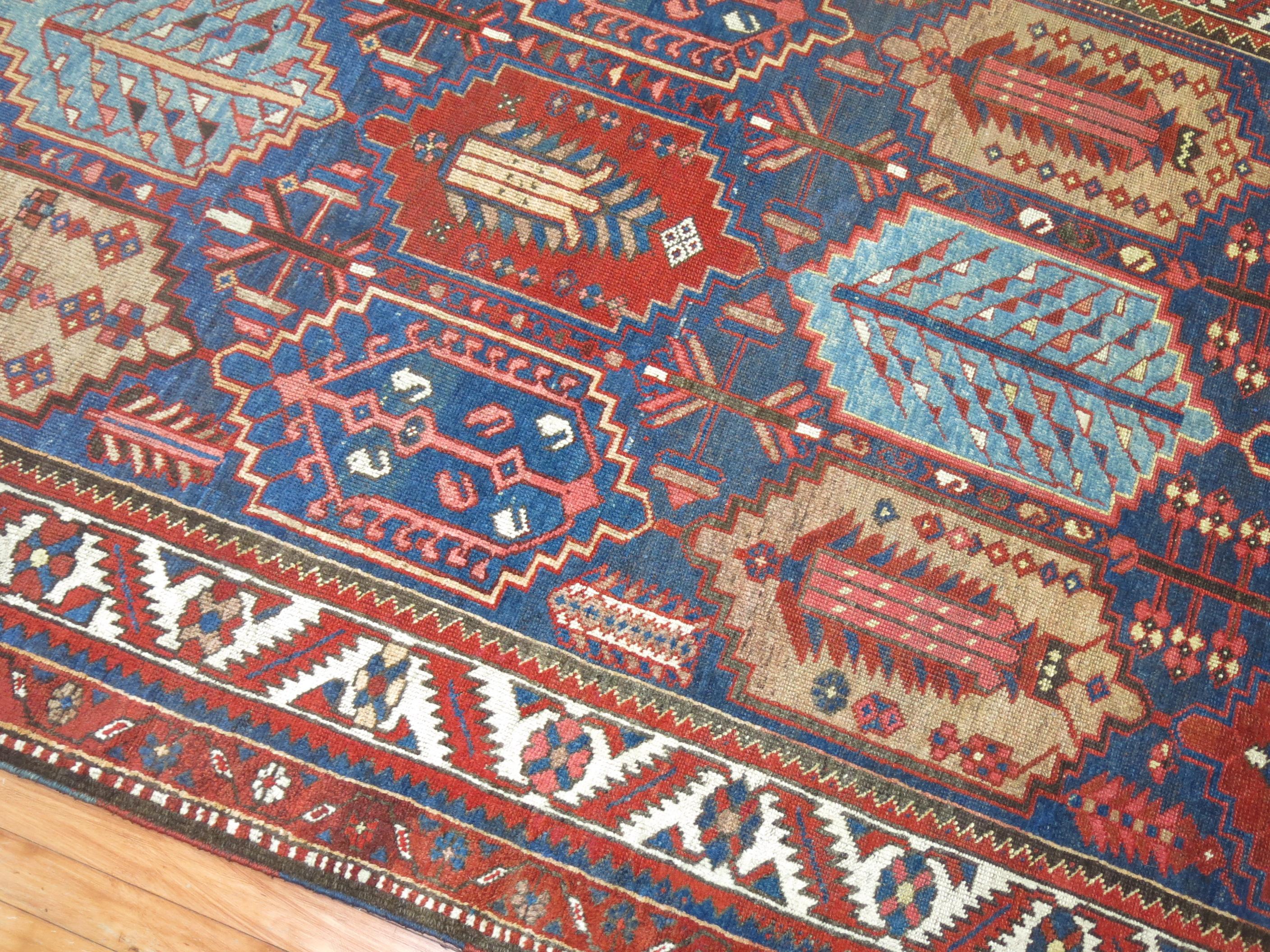 Tribal Persian Bakhtiari Rug In Good Condition For Sale In New York, NY
