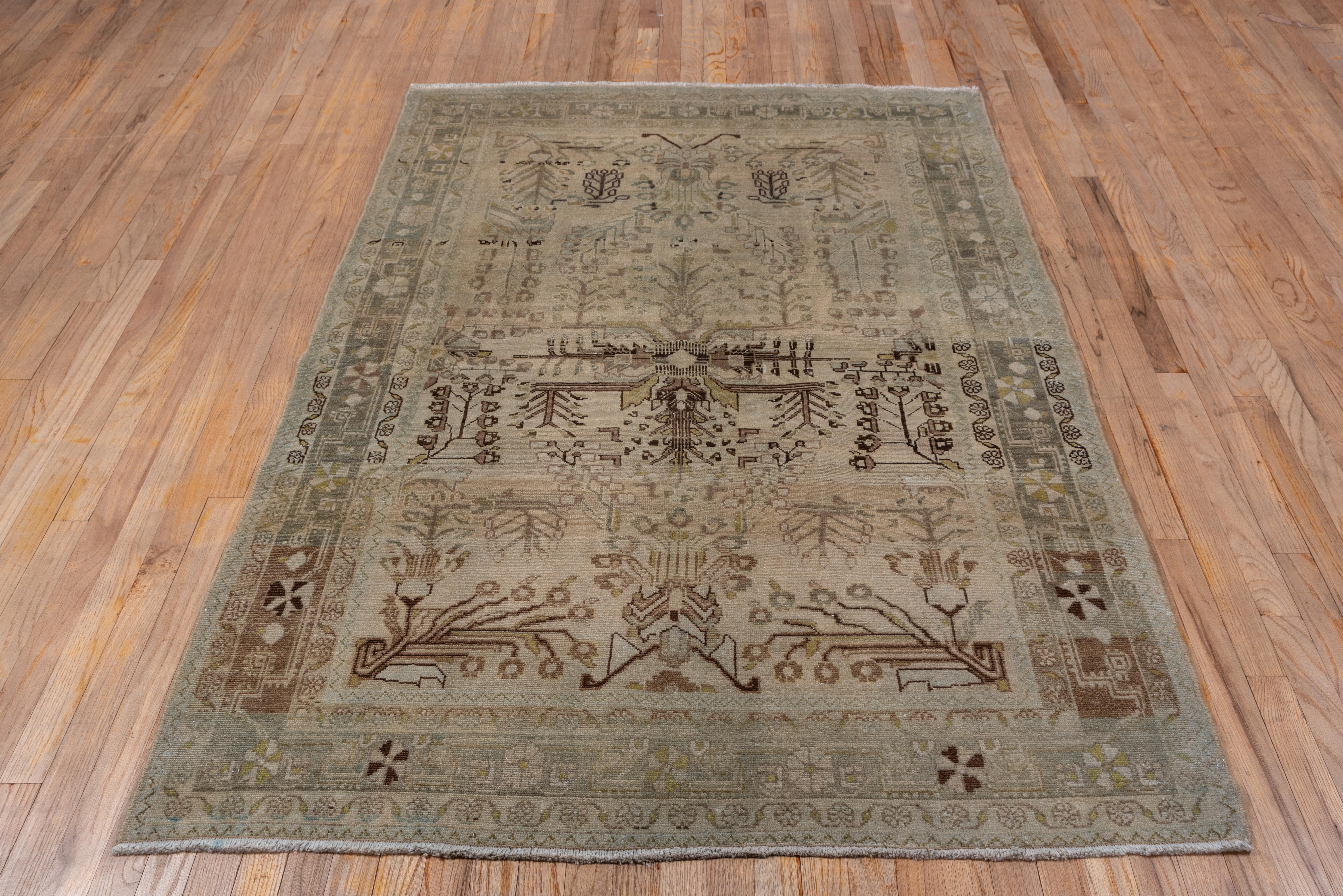 Tribal Persian Malayer Rug In Good Condition For Sale In New York, NY
