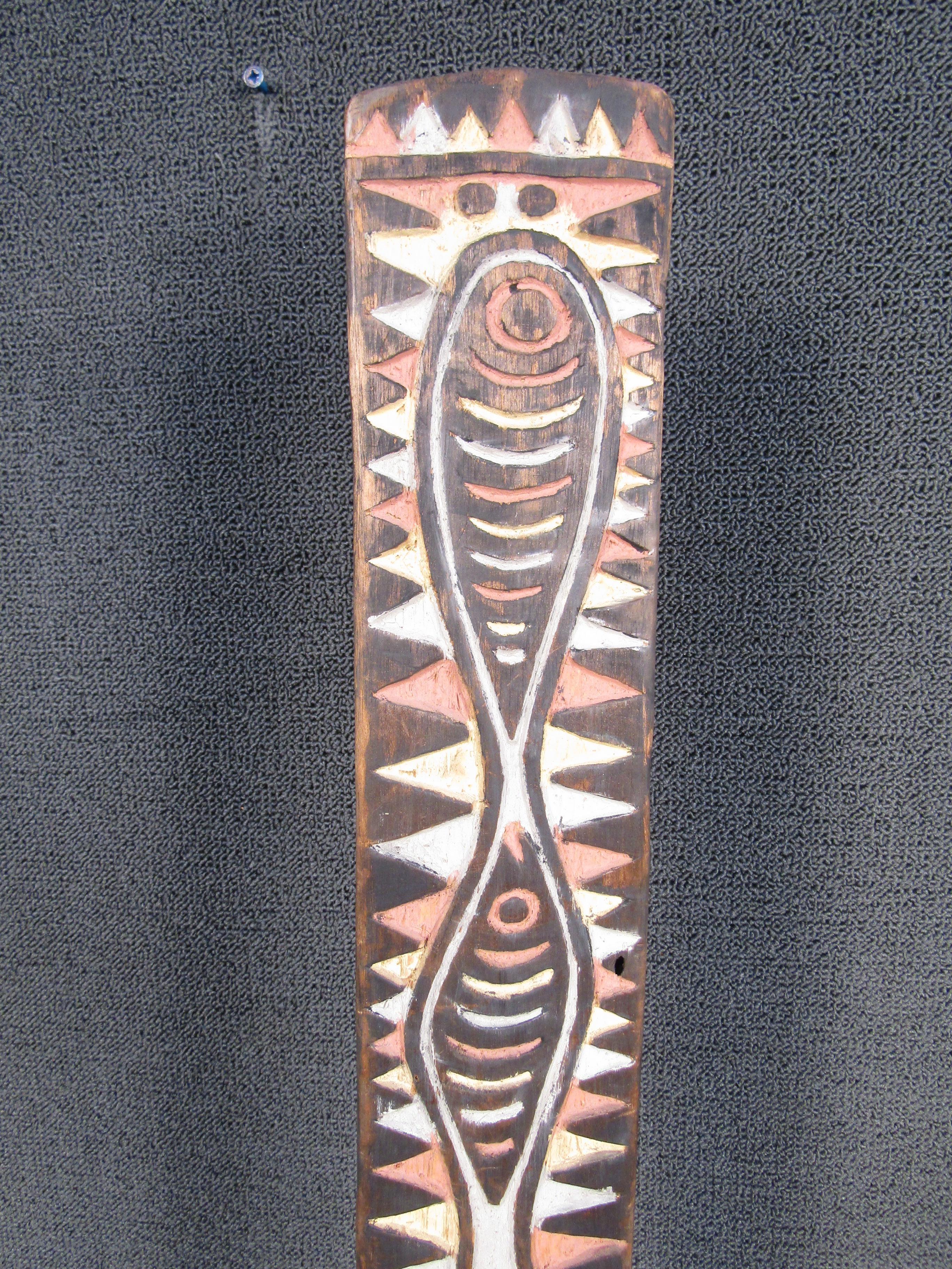 Tribal Plank Art (Stammeskunst) im Angebot