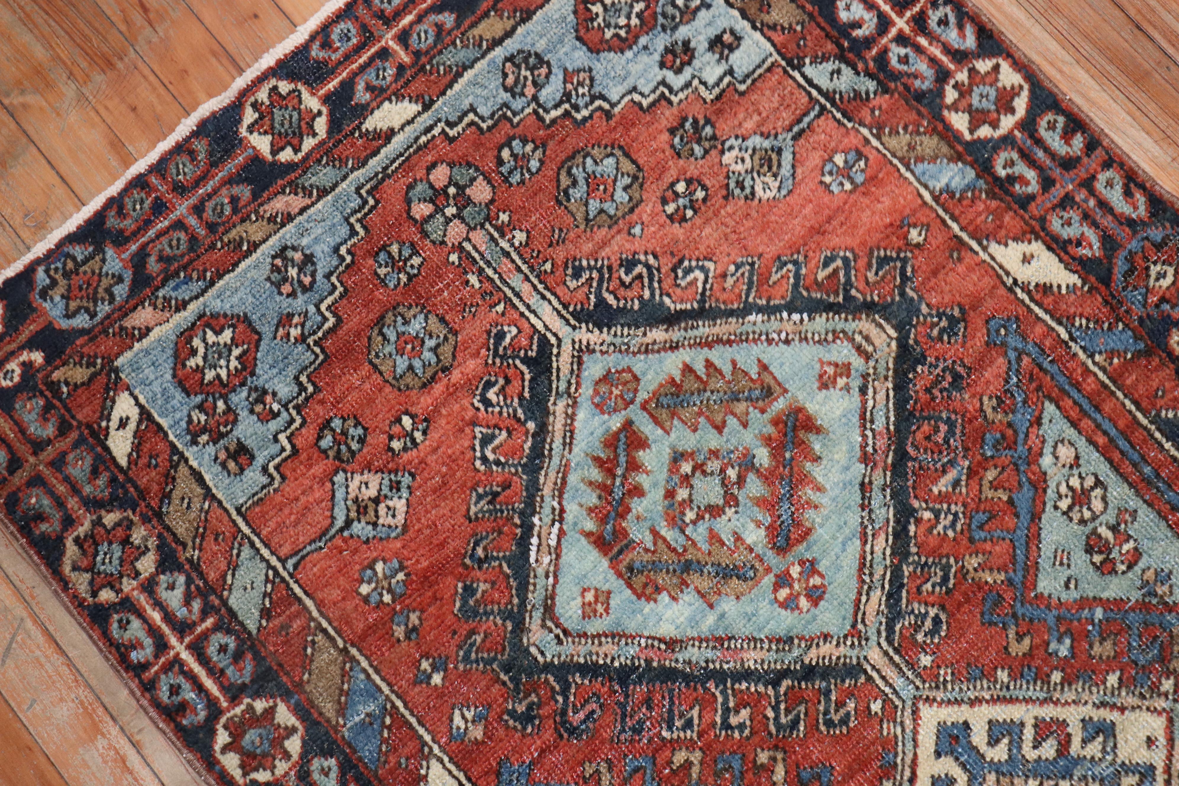 Tribal Rustic Persian Heriz Scatter Rug, Early 20th Century In Good Condition In New York, NY